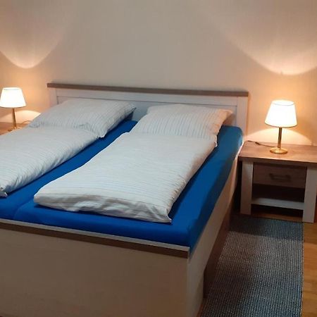 Preisbewusste Ferienwohnung Fuer 2 Personen U. Kleinkind Utarp Esterno foto