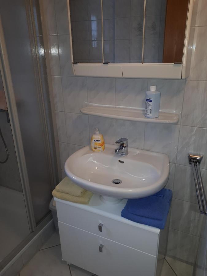 Preisbewusste Ferienwohnung Fuer 2 Personen U. Kleinkind Utarp Esterno foto