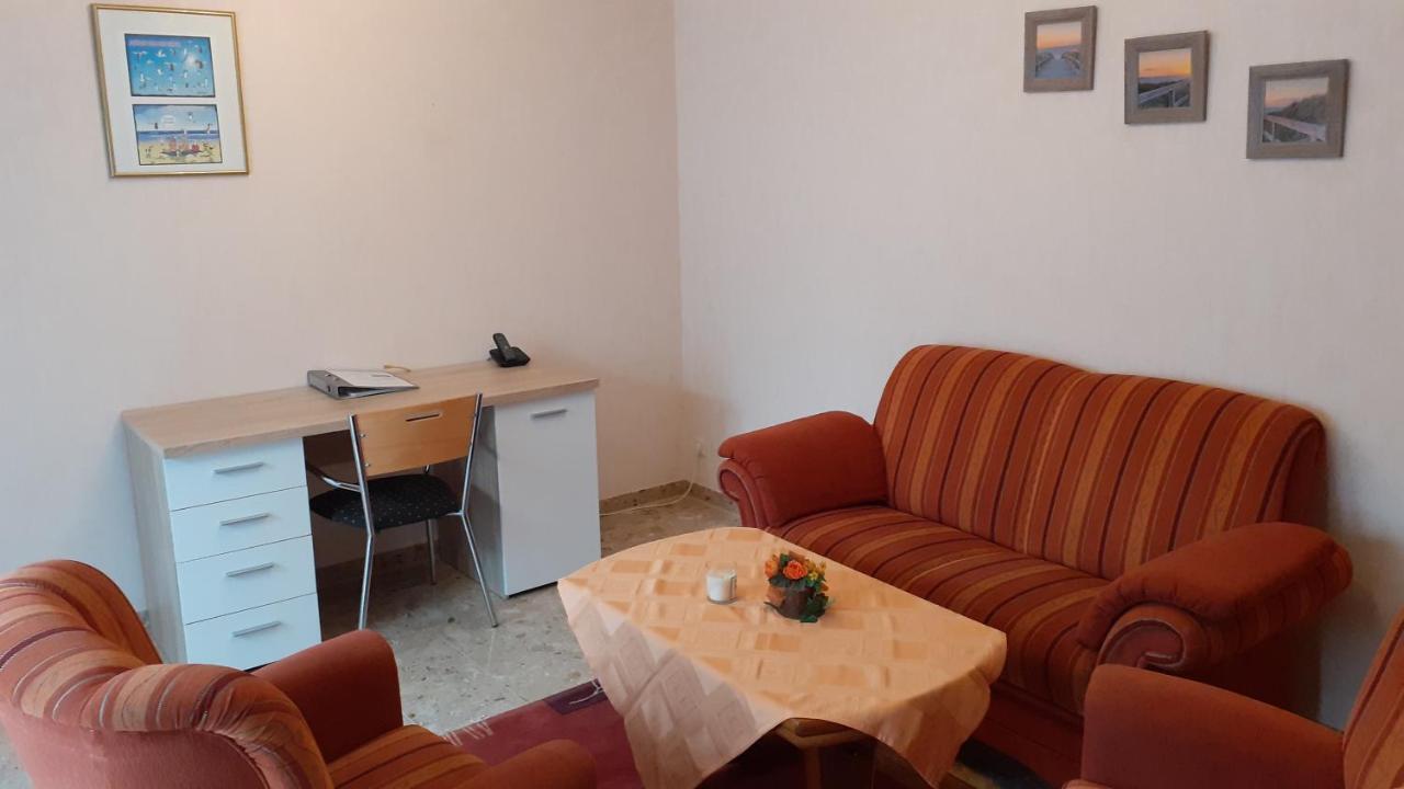 Preisbewusste Ferienwohnung Fuer 2 Personen U. Kleinkind Utarp Esterno foto